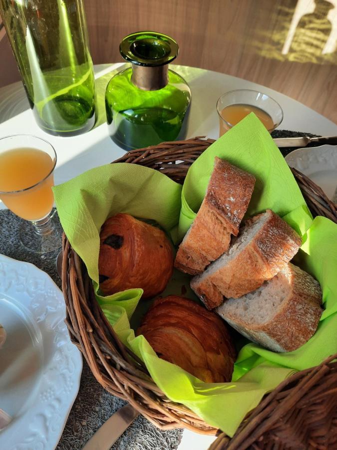 Le Lodge Des Chenes Brousses-et-Villaret Εξωτερικό φωτογραφία